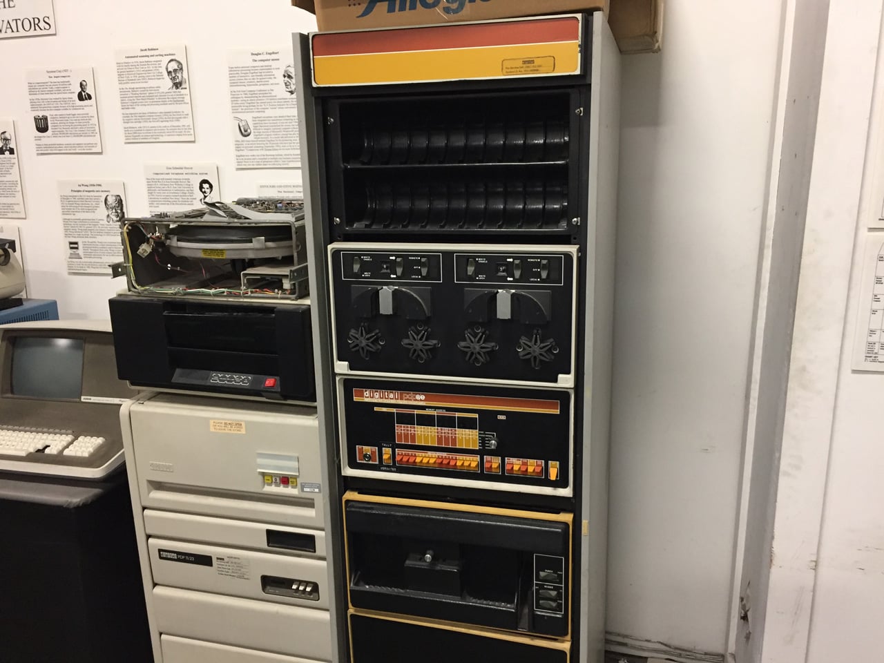 Křemíkové nebe RE-PC: prodejna starých počítačů v Seattlu