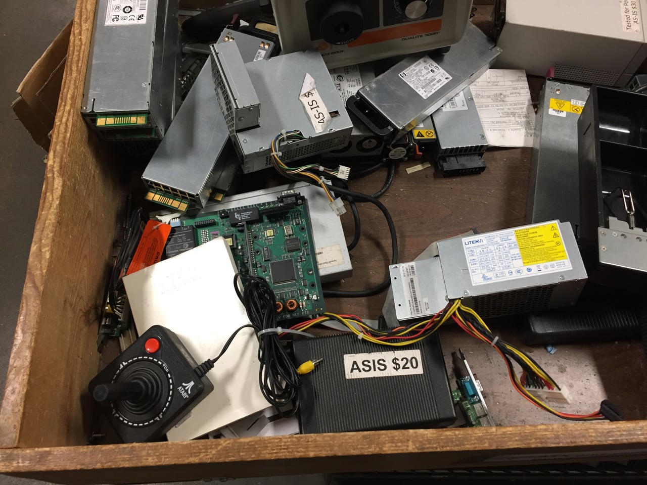 Křemíkové nebe RE-PC: prodejna starých počítačů v Seattlu