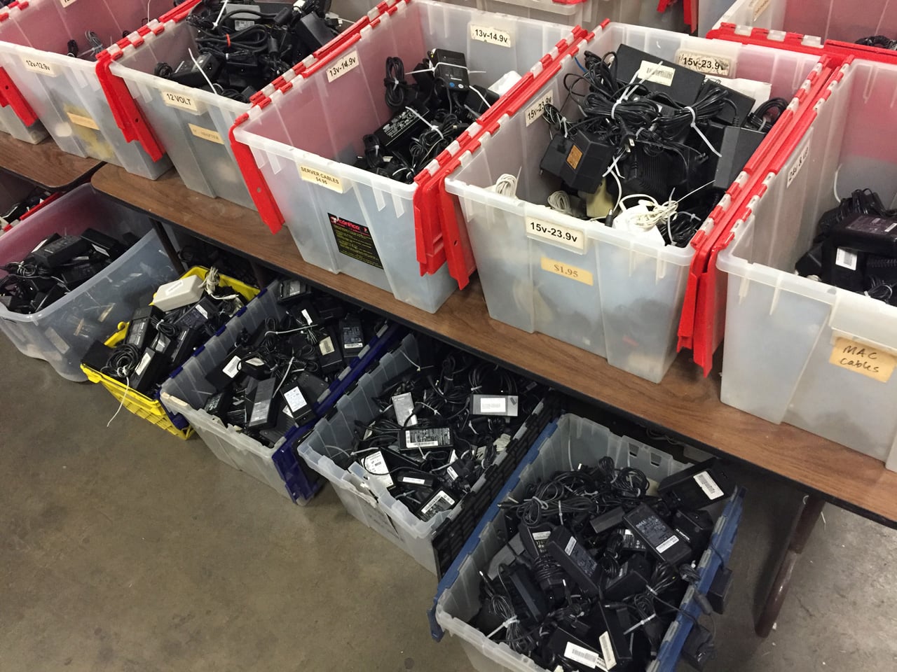 Křemíkové nebe RE-PC: prodejna starých počítačů v Seattlu