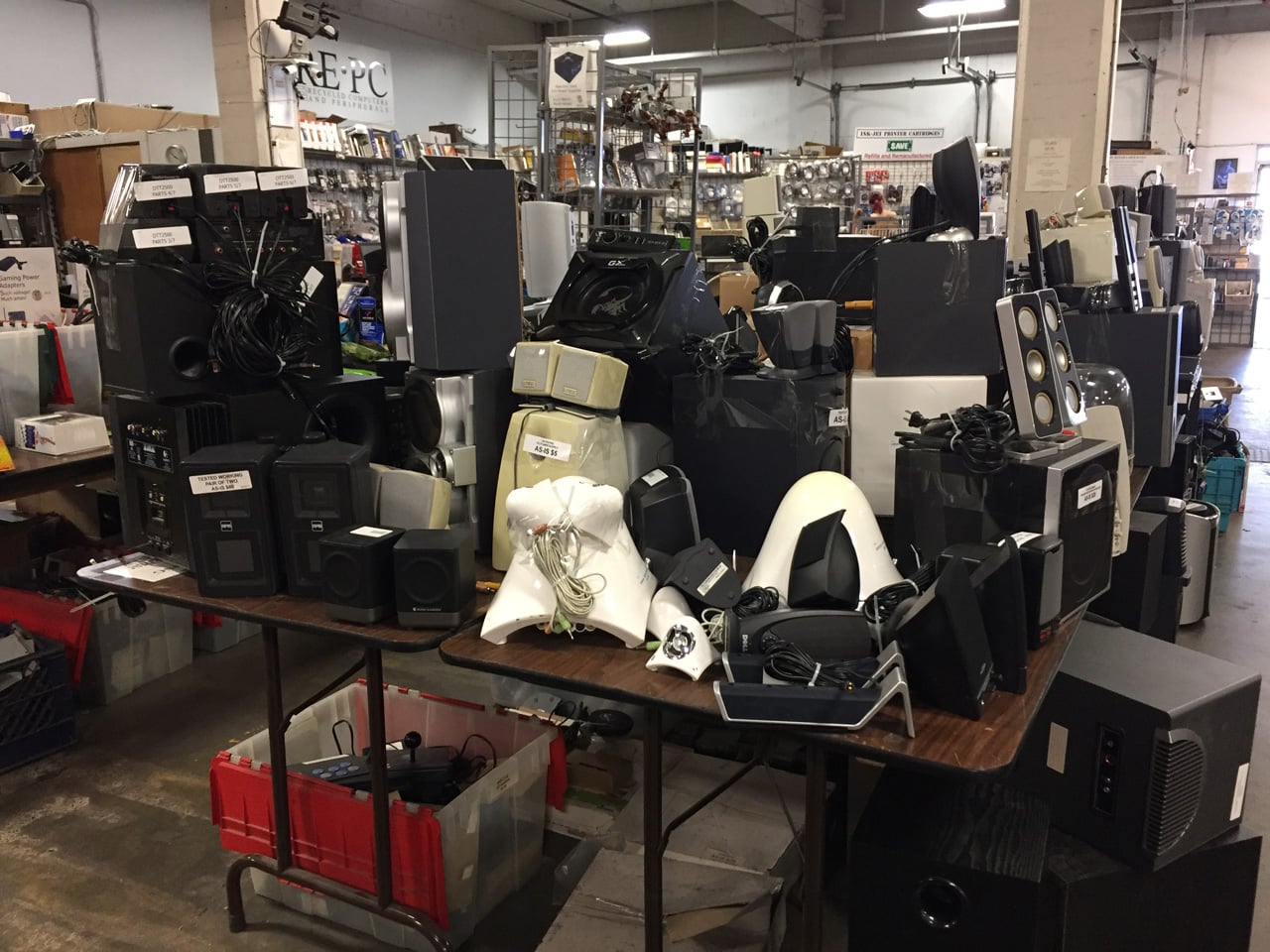 Křemíkové nebe RE-PC: prodejna starých počítačů v Seattlu