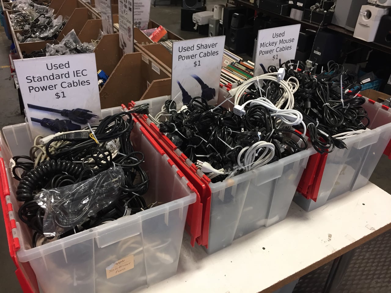 Křemíkové nebe RE-PC: prodejna starých počítačů v Seattlu