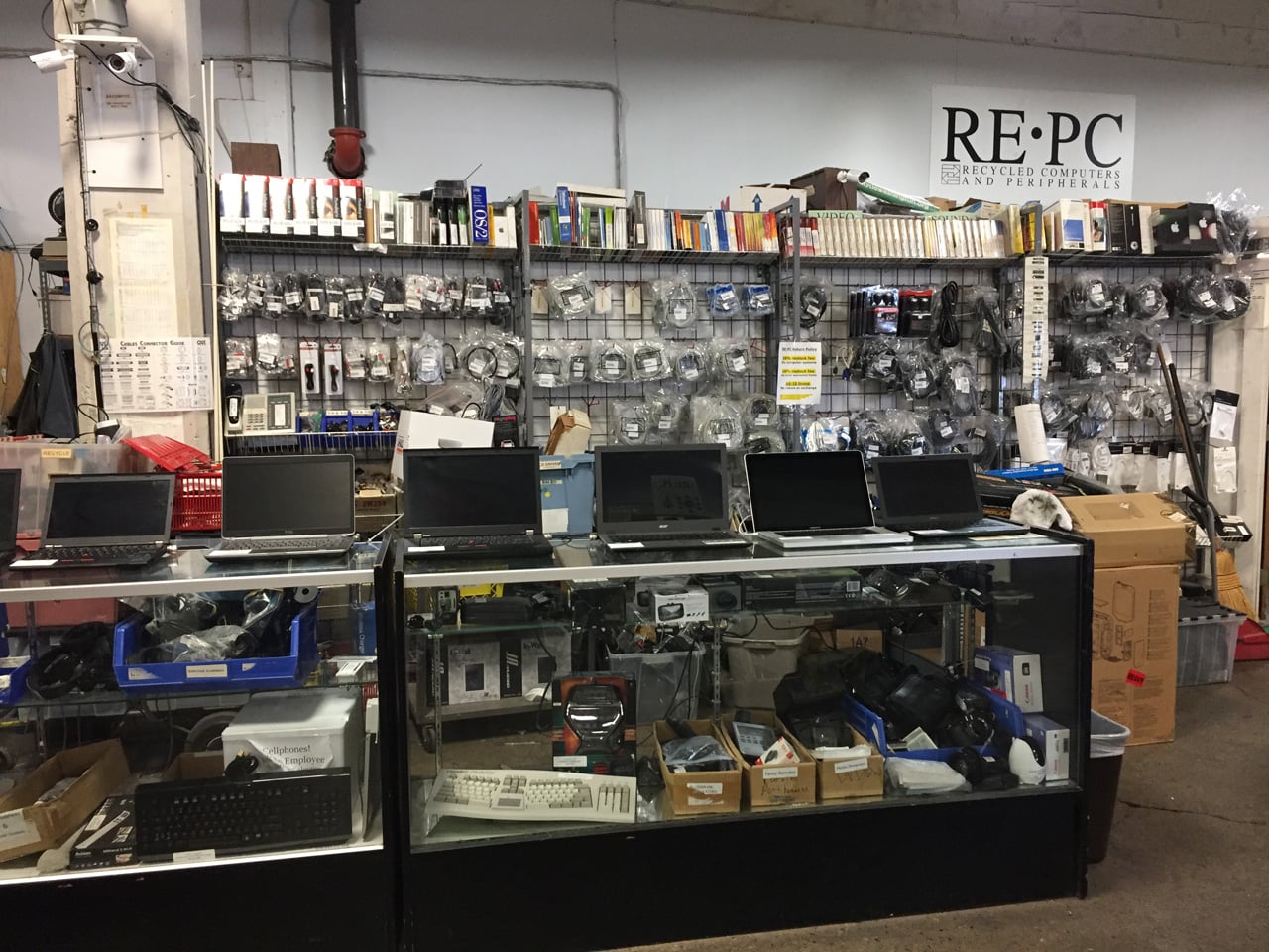 Křemíkové nebe RE-PC: prodejna starých počítačů v Seattlu