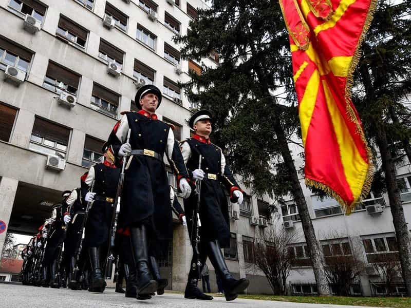  Makedonie se stane třicátým členským státem NATO