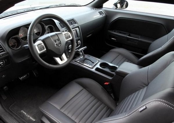 2010-12-dodge-challenger-5.jpg