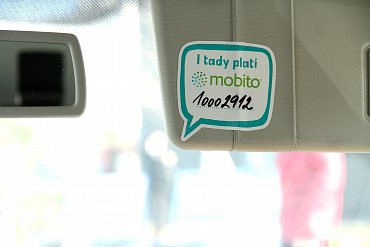 I za taxi se dá platit Mobitem.