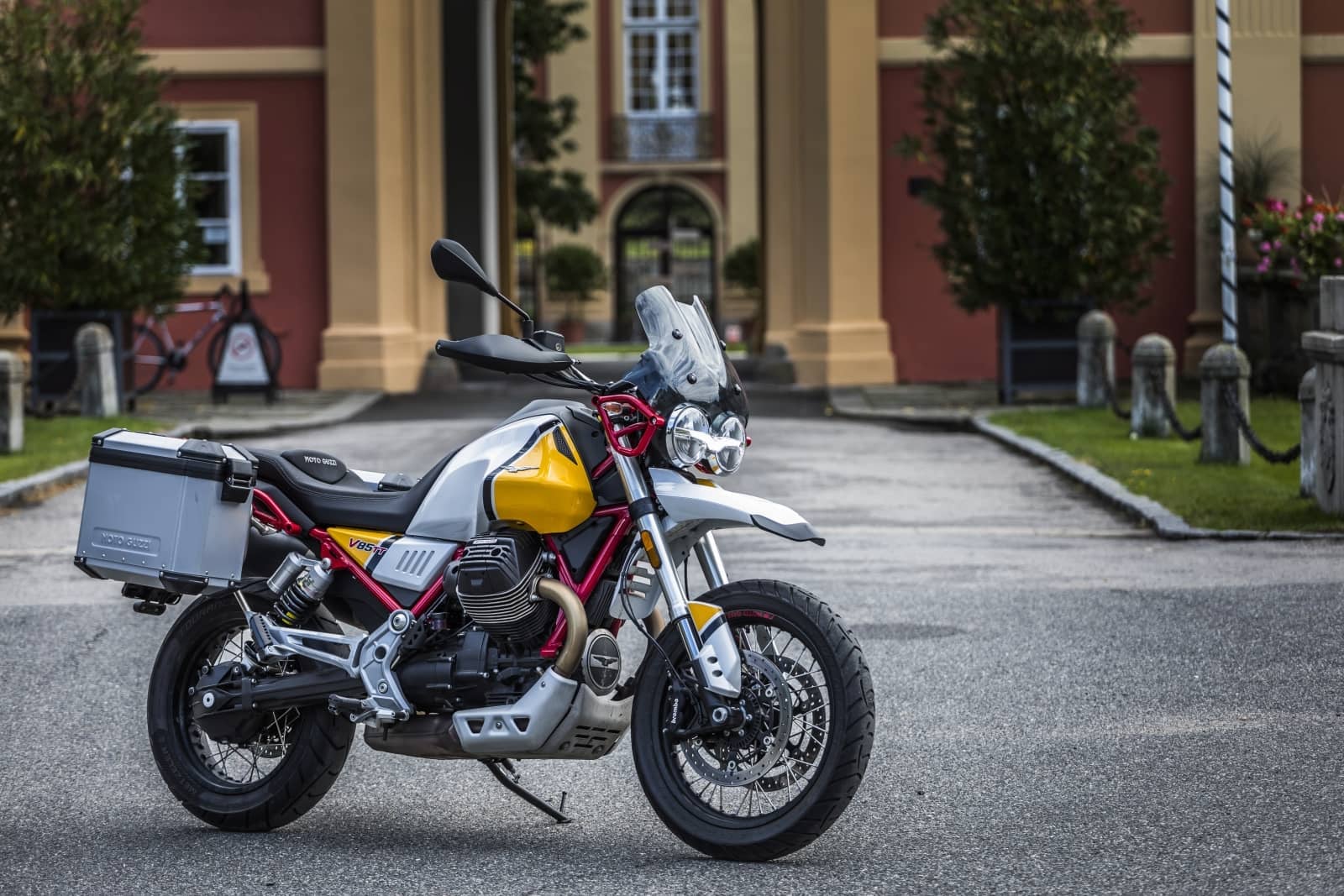 2020-03-MotoGuzziV85TT017.jpg