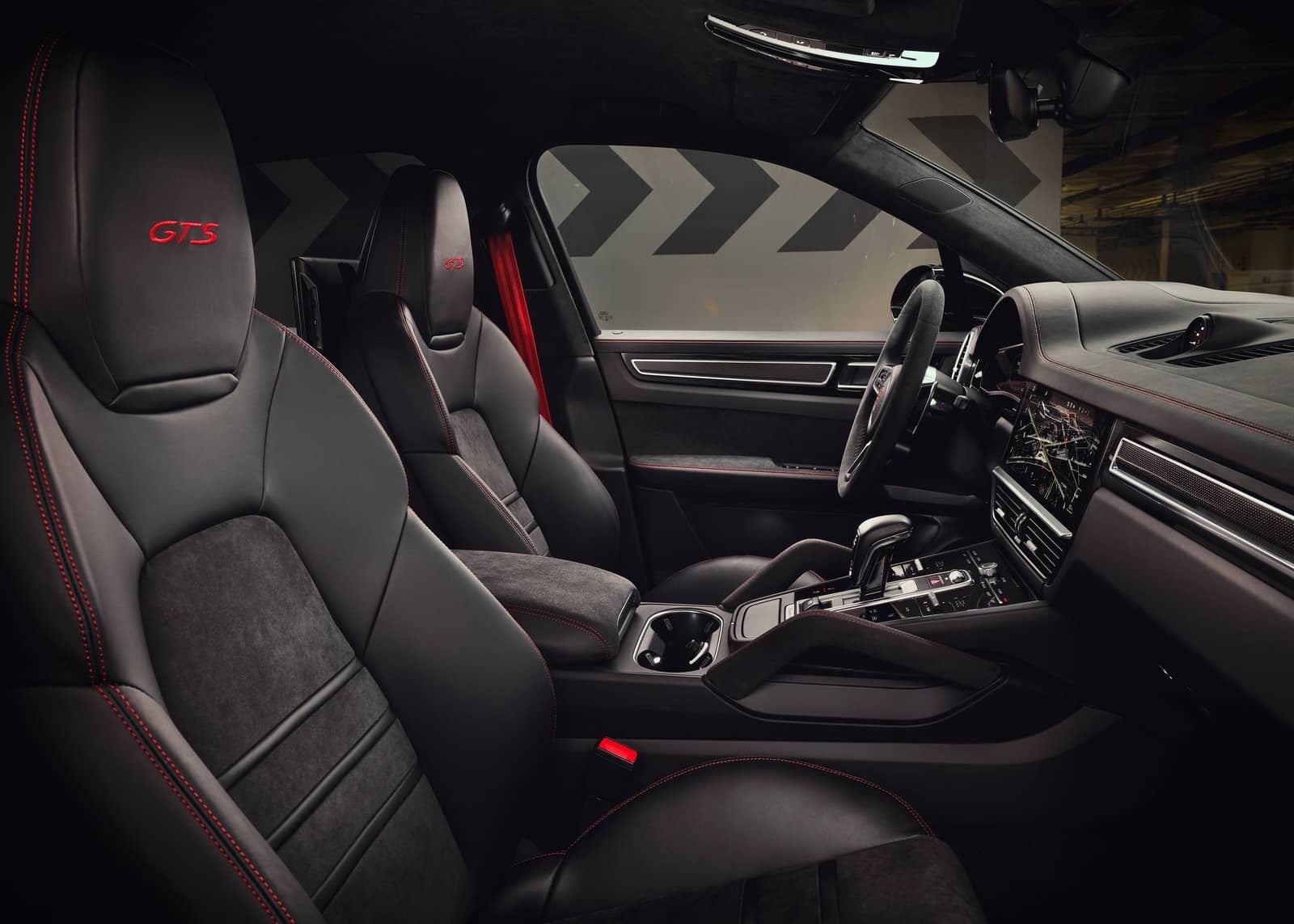 2020-06-Porsche-Cayenne_GTS-2020-1600-08.jpg