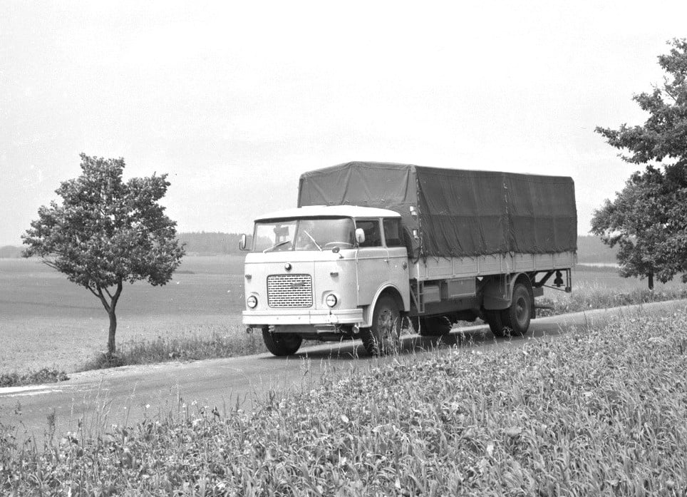 Škoda 706 RT plynule přešel do produkce Liazu MT, model na snímku má prodlouženou ložnou plochu