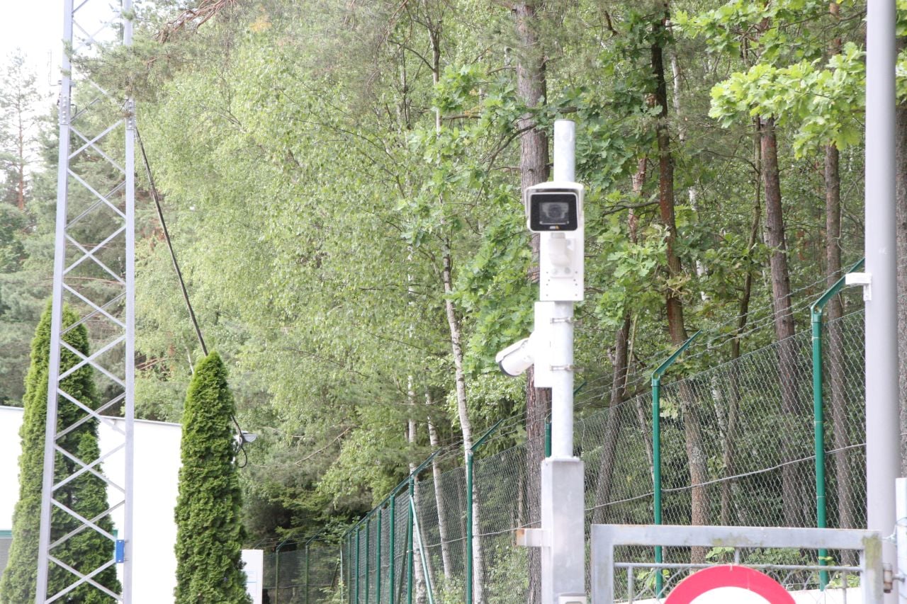 Během vjezdu vás zaregistruje kamera, která…