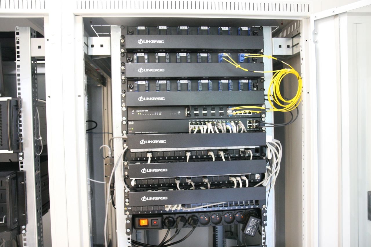 A bez optiky alespoň na vnitřním okruhu by to také nešlo.