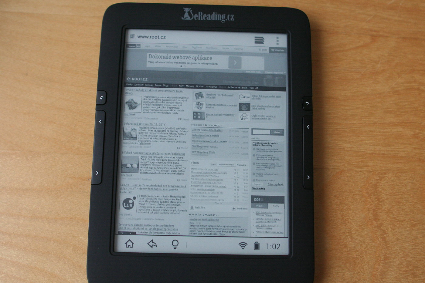 Prohlížeč s názvem Prohlížeč je velmi dobře použitelný.