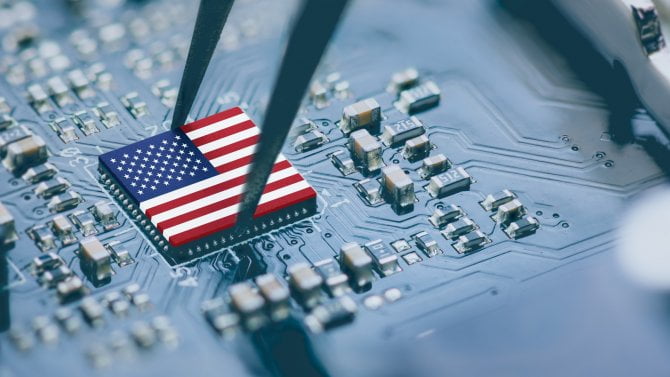 Startupy bez vědců, laboratoře bez peněz. USA se zbavují talentů, Evropa, Asie i Kanada je vítají s otevřenou náručí