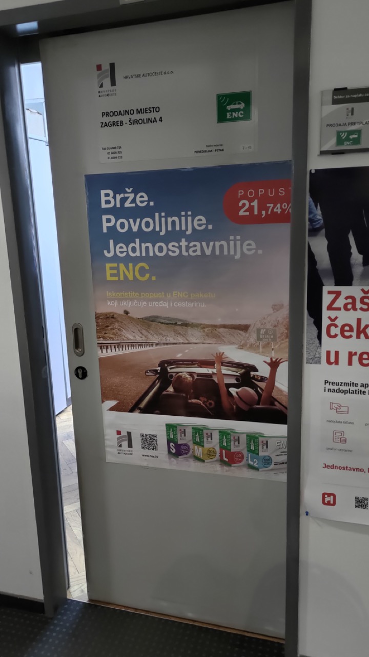 Prodejní místo ENC v ústředním sídle HAC v Záhřebu. (20. 6. 2023)