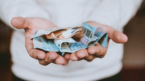 Ajťáci v Česku průměrně berou sto tisíc. Nejvíce vývojáři, nejméně admini a správci sítí