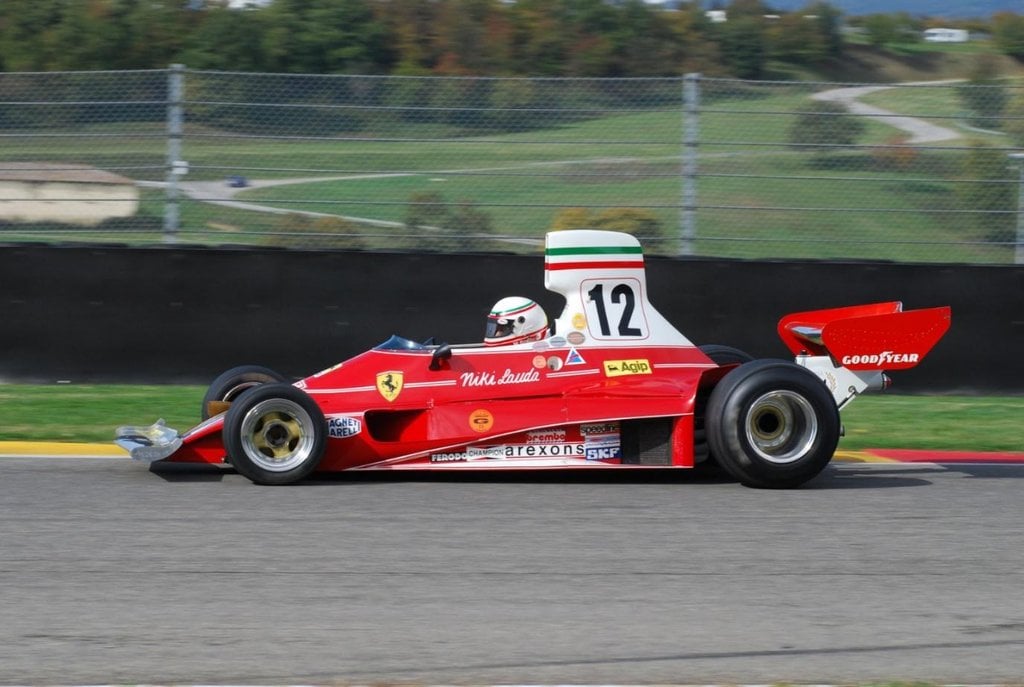 2012-04-laudovo-a-schumacherovo-ferrari-jde-do-drac5beby-2.jpg