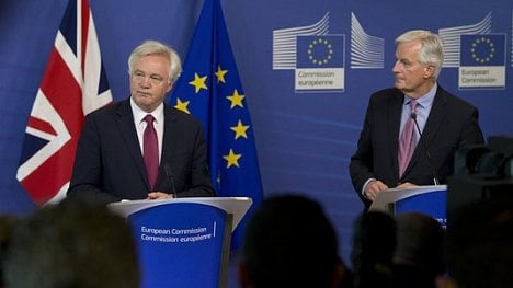 Náhledový obrázek - Téměř rok po referendu začalo vyjednávání o brexitu. Domlouvá se časový plán