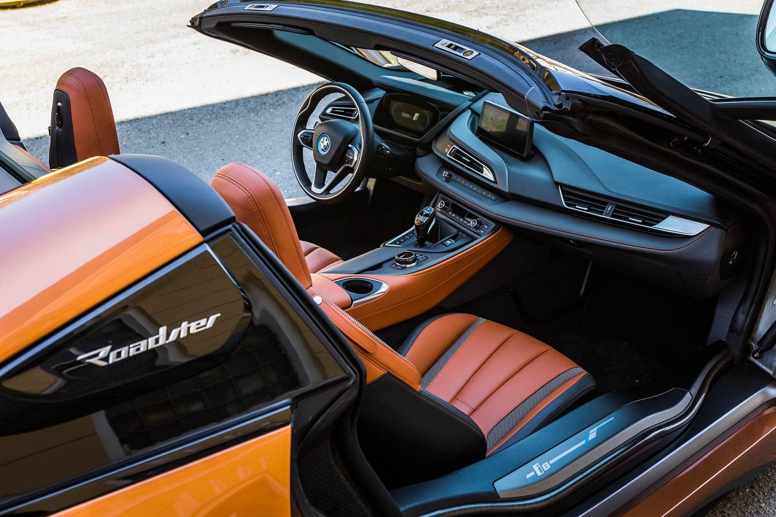 2020-06-bmw-i8-roadster-45.jpg