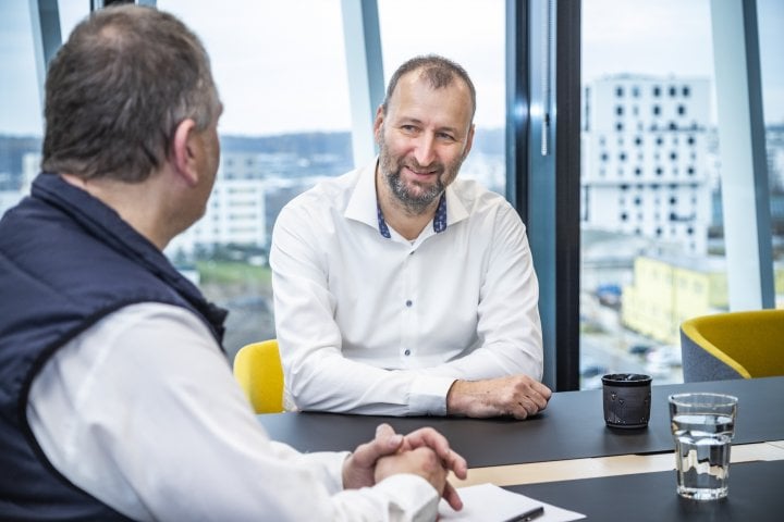 Autor: David Háva, Internet Info s. r. o. Milan Fischer, vedoucí prodeje derivátů ve společnosti Citfin - Finanční trhy, a.s. (20. 11. 2025)