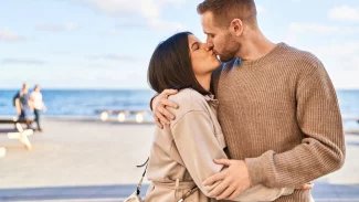 Náhledový obrázek - Nemoc z líbání se přenáší převážně skrze sliny. Léčit ji lze z pohodlí domova