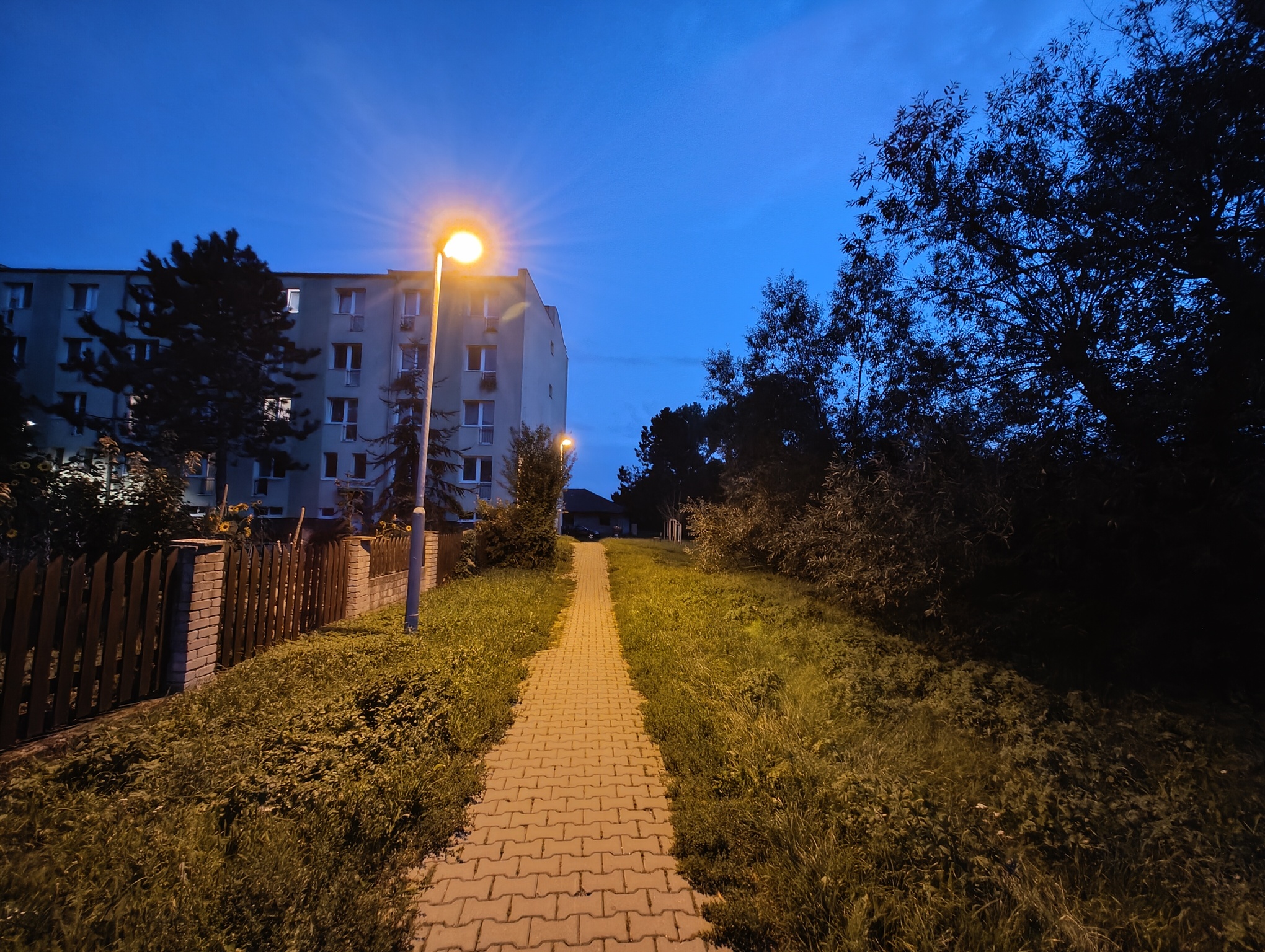 Ultraširokoúhlý fotoaparát s nočním režimem