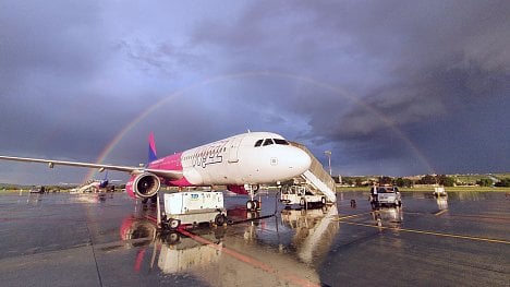 Náhledový obrázek - Místo akvizice nová letadla. Wizz Air neuspěl s nabídkou na převzetí easyJetu, rýsuje se ale nákup 100 letounů od Airbusu