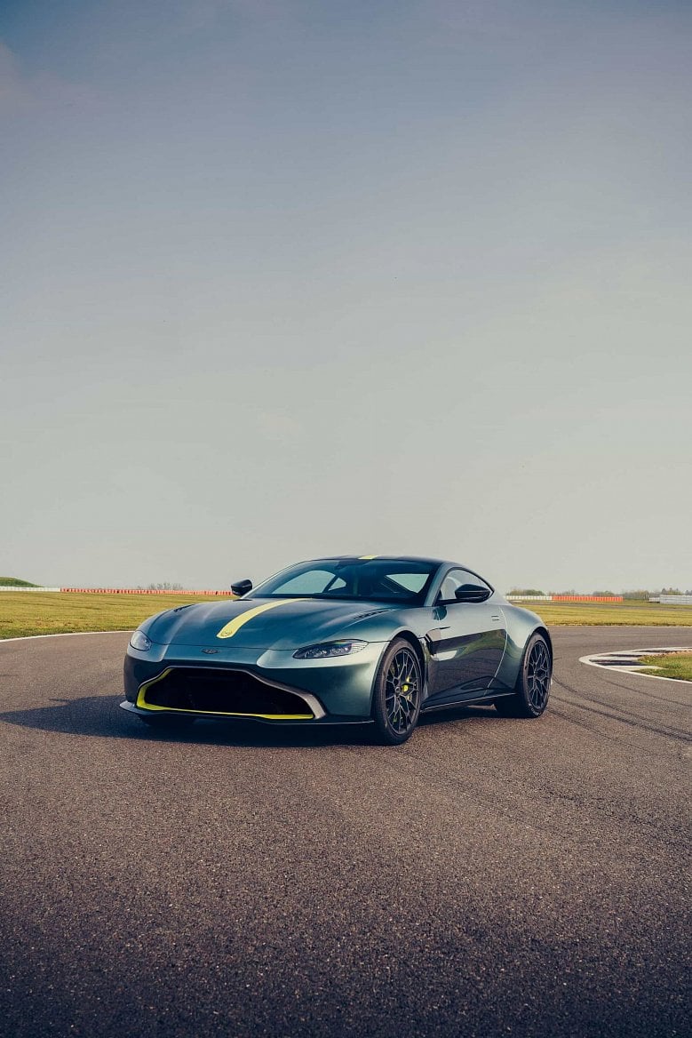 2019-05-aston-martin-vantage-amr_11.jpg