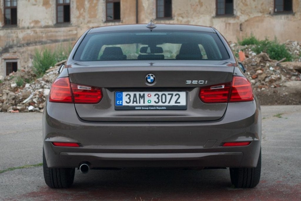 2011-10-bmw-320i-efficient-dynamics-42.jpg