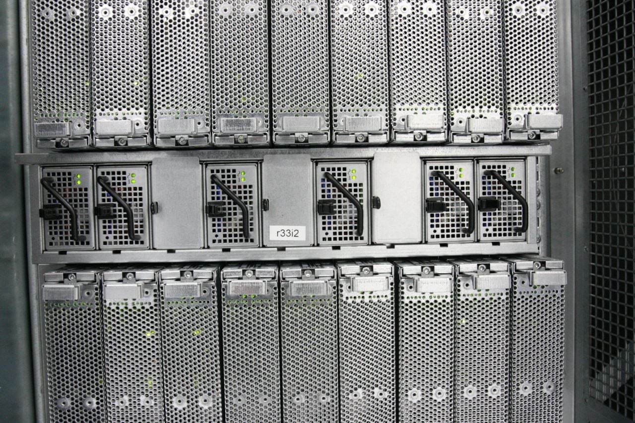 Škoda Auto HPE SGI 8600 clustery, klimatizace a vstup do DC C12