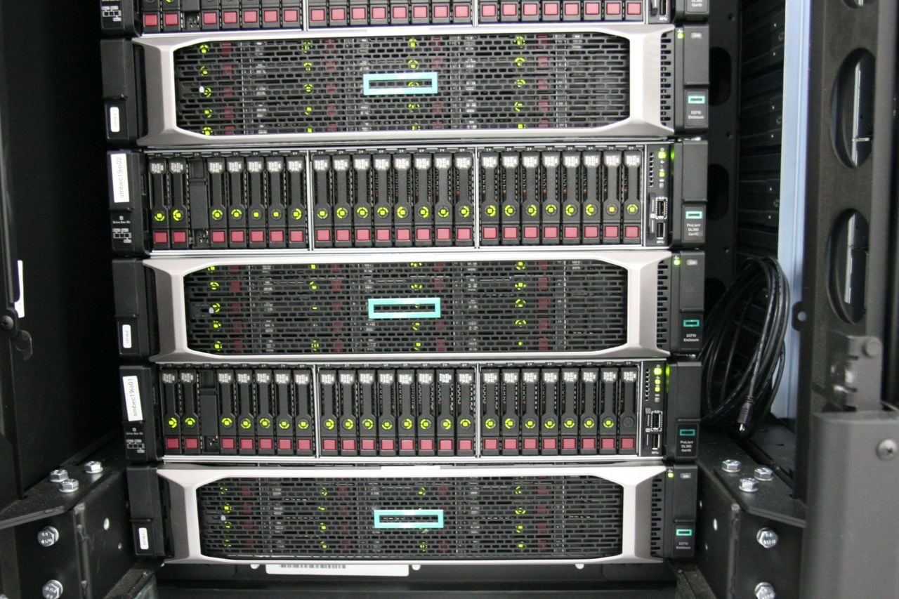 Škoda Auto HPE SGI 8600 clustery, klimatizace a vstup do DC C12