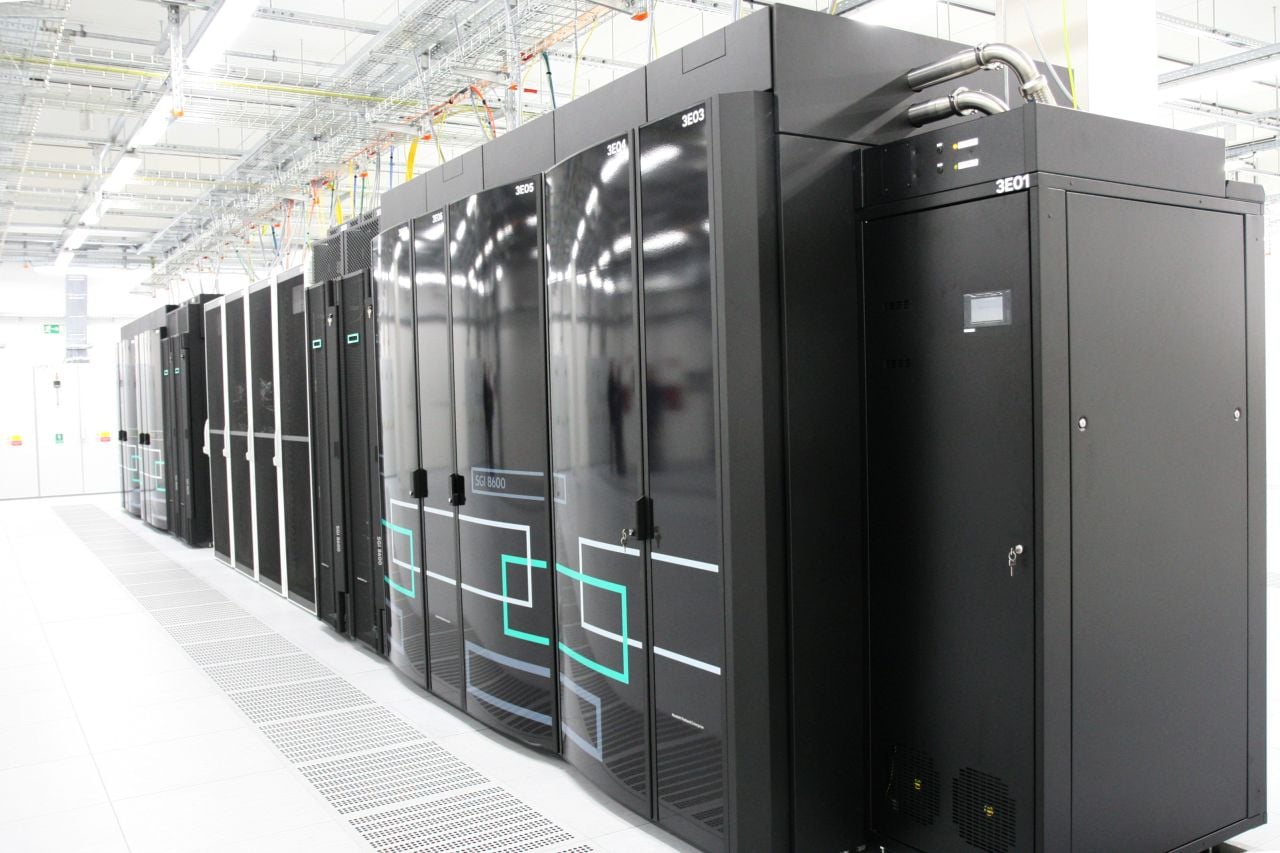 Škoda Auto HPE SGI 8600 clustery, klimatizace a vstup do DC C12