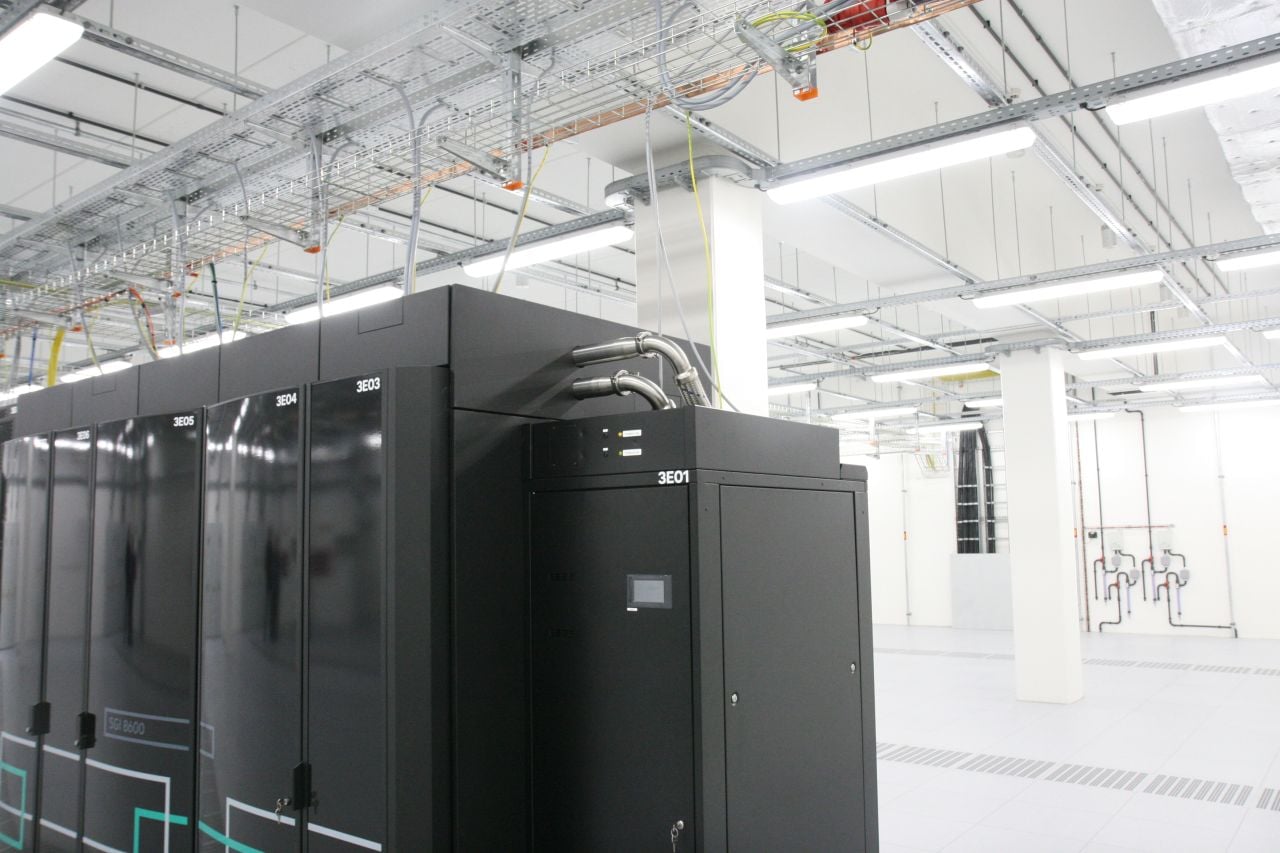 Škoda Auto HPE SGI 8600 clustery, klimatizace a vstup do DC C12