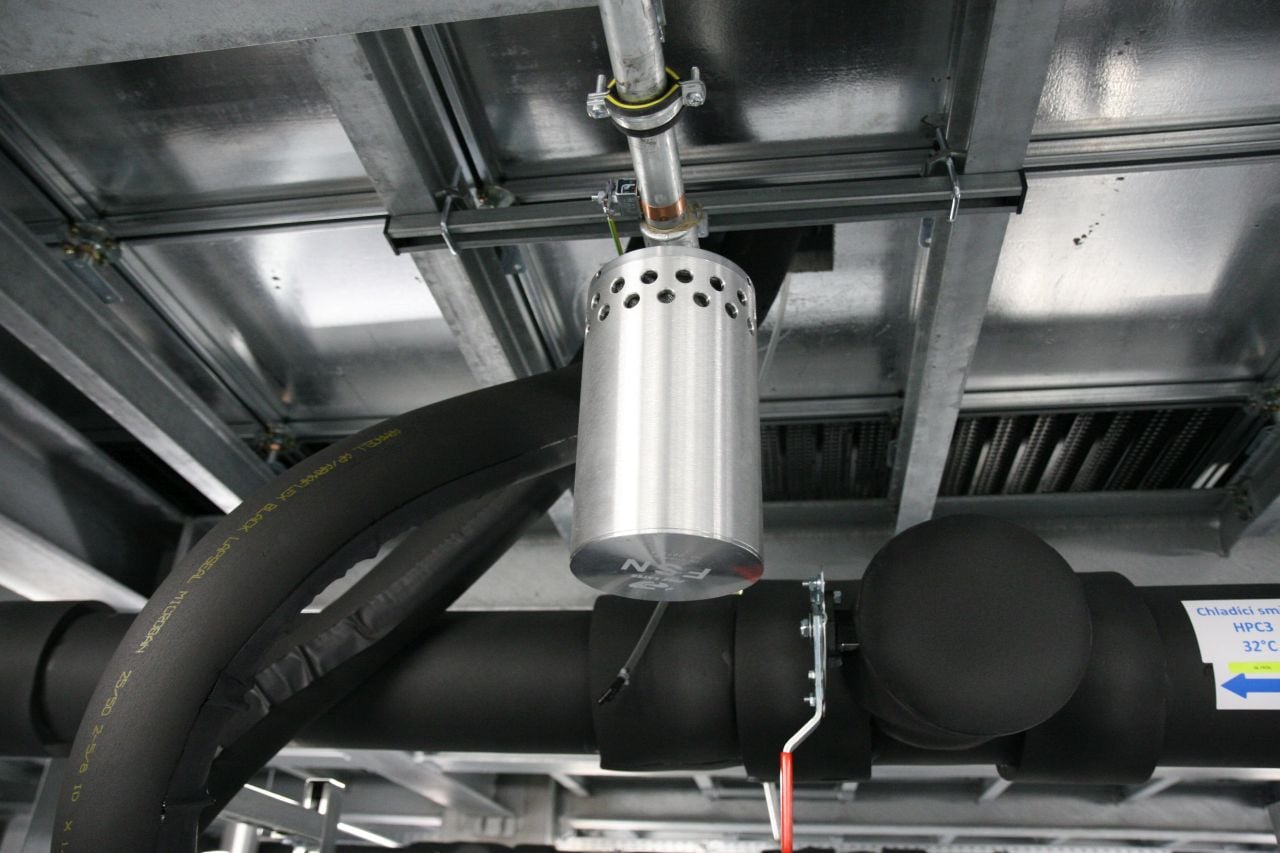 Škoda Auto HPE SGI 8600 clustery, klimatizace a vstup do DC C12