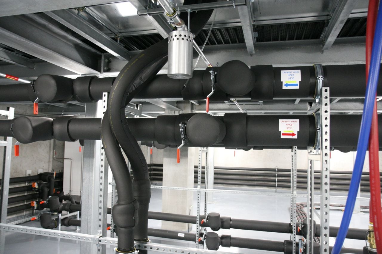 Škoda Auto HPE SGI 8600 clustery, klimatizace a vstup do DC C12