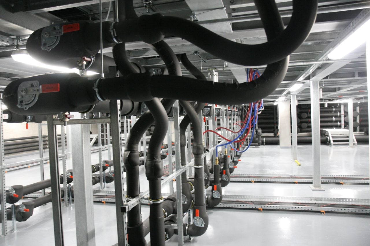 Škoda Auto HPE SGI 8600 clustery, klimatizace a vstup do DC C12