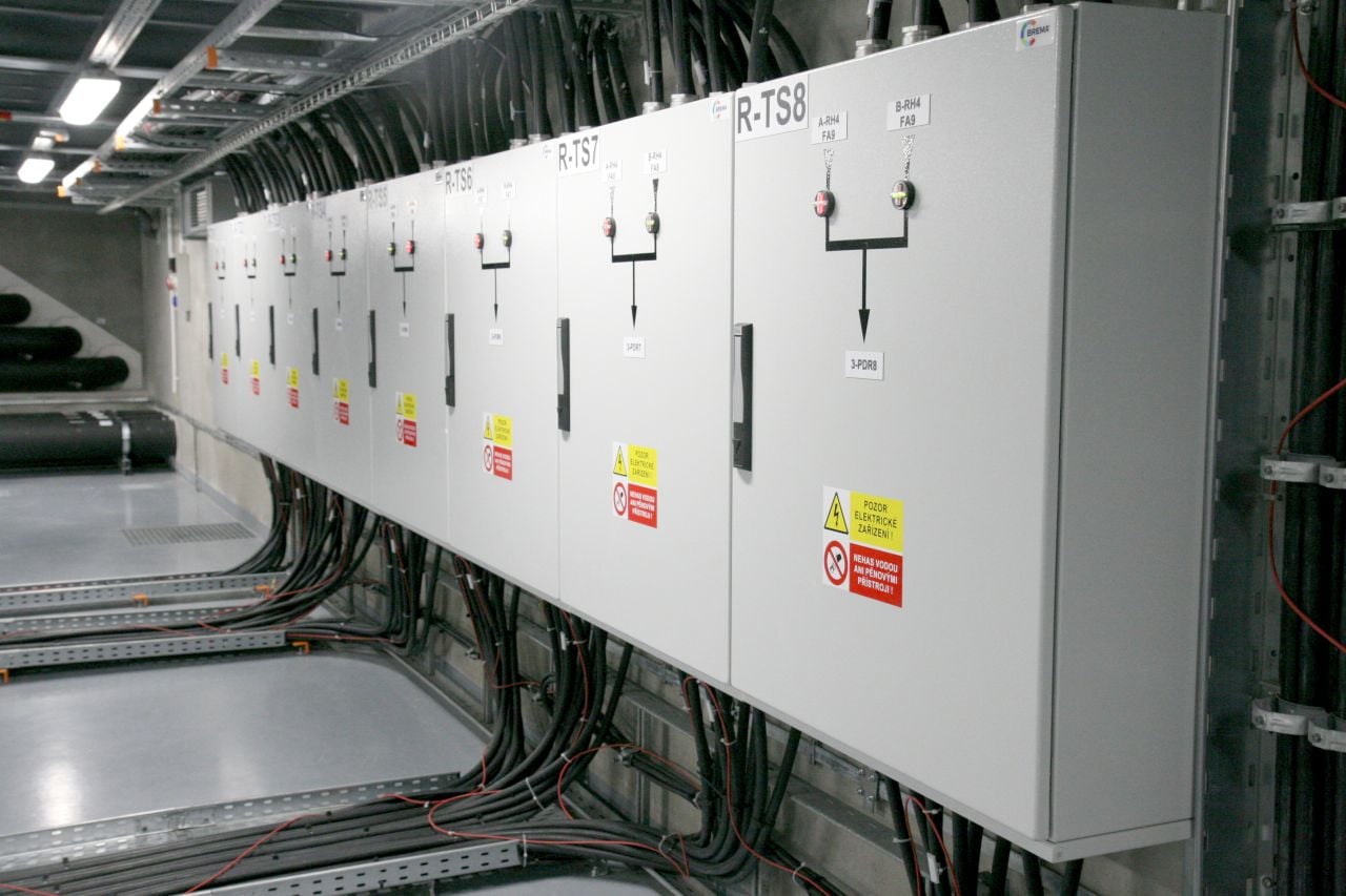 Škoda Auto HPE SGI 8600 clustery, klimatizace a vstup do DC C12