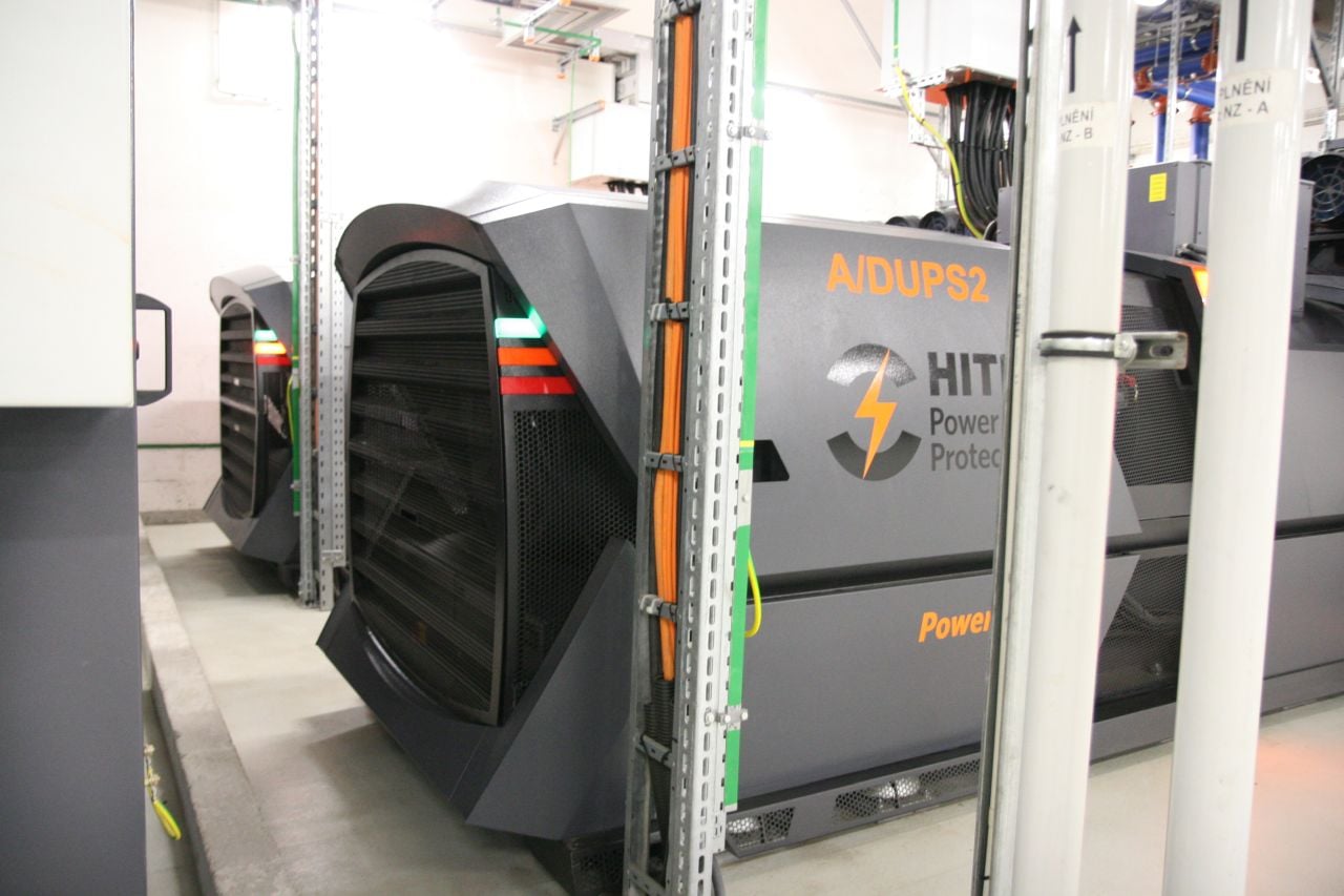 Škoda Auto HPE SGI 8600 clustery, klimatizace a vstup do DC C12