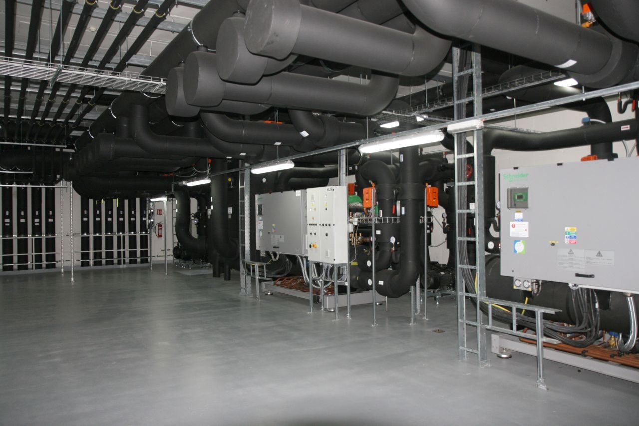 Škoda Auto HPE SGI 8600 clustery, klimatizace a vstup do DC C12