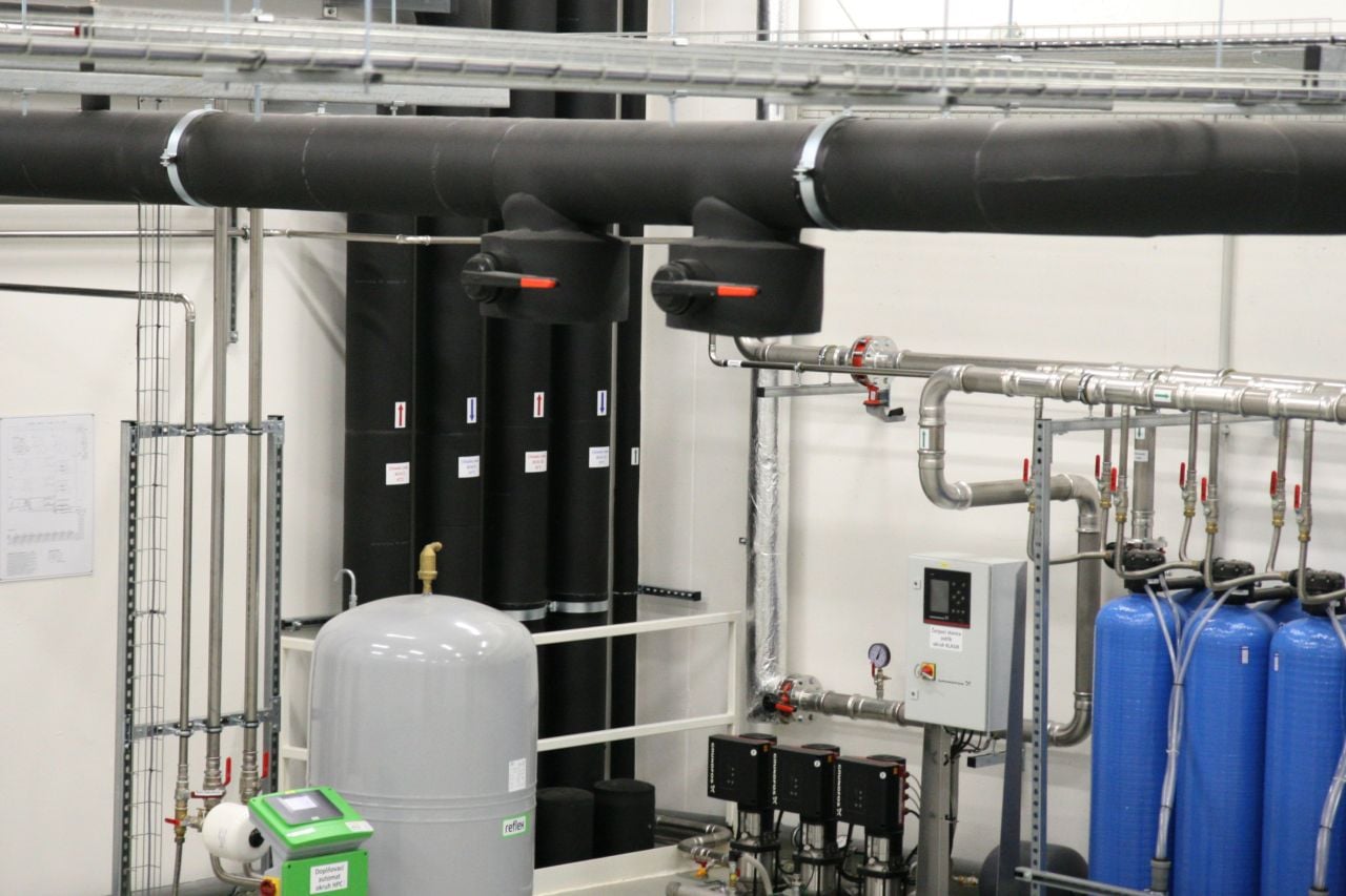 Škoda Auto HPE SGI 8600 clustery, klimatizace a vstup do DC C12