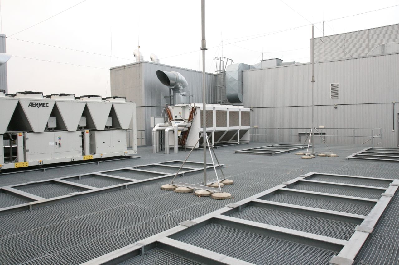 Škoda Auto HPE SGI 8600 clustery, klimatizace a vstup do DC C12