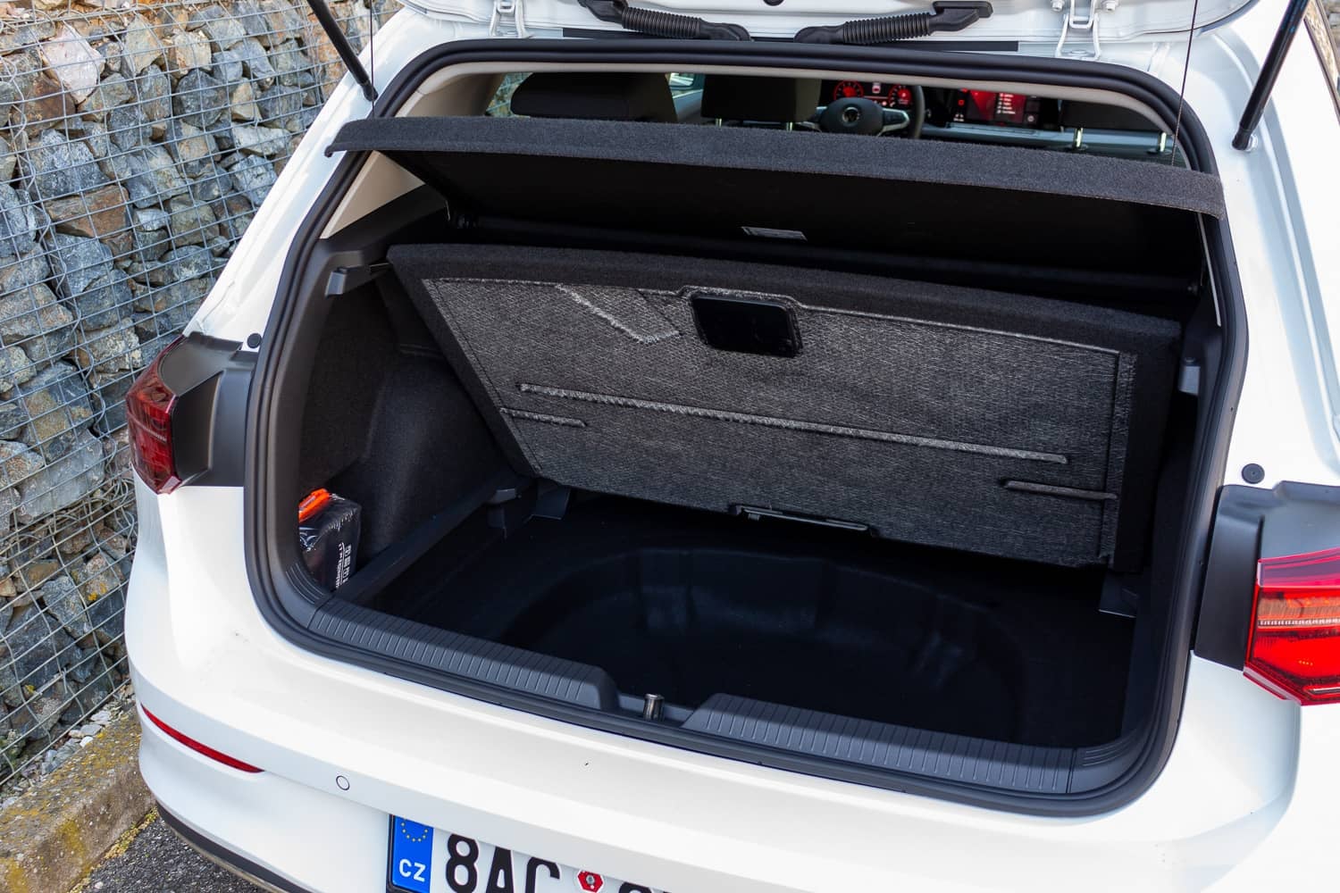 2020-04-Volkswagen-Golf-1.5-eTSI-2020-26.jpg