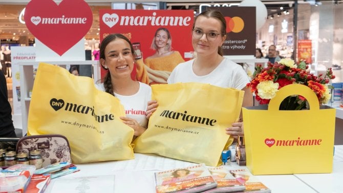 Nakupující na dnech Marriane