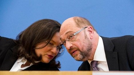 Náhledový obrázek - Schulz skončil v čele SPD, navrhl za sebe Nahlesovou