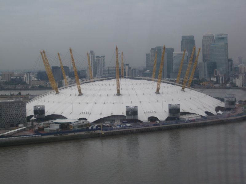 Tak vypadá aréna z nedávno otevřené lanovky přes Temži, kterou provozuje letecká společnost Emirates.