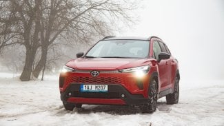 Náhledový obrázek - Test: Toyota Corolla Cross Executive na emoce příliš nehraje, ale funguje skvěle