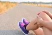 Pokud u vás převažuje sedavý způsob života, nebo se naopak nevyhnete dlouhému stání, zařaďte více pohybu. Postačí i pravidelné protažení nebo krátká procházka.