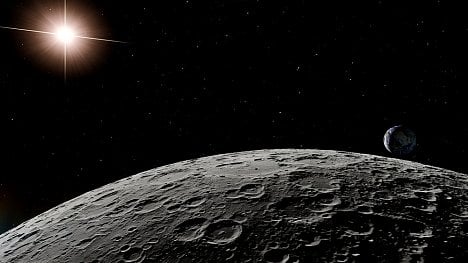 Náhledový obrázek - Na Měsíci se nachází více vody, než jsme si mysleli, zjistila NASA