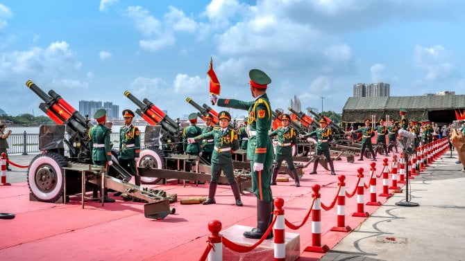 Jihočínské moře mění podobu. Vietnam na klíčové námořní tepně buduje k nelibosti Pekingu nové umělé ostrovy, poslouží jako vojenské základny