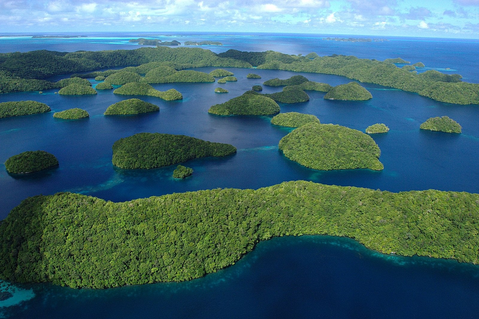 2021-11-2048px-Palau_archipelago.jpg
