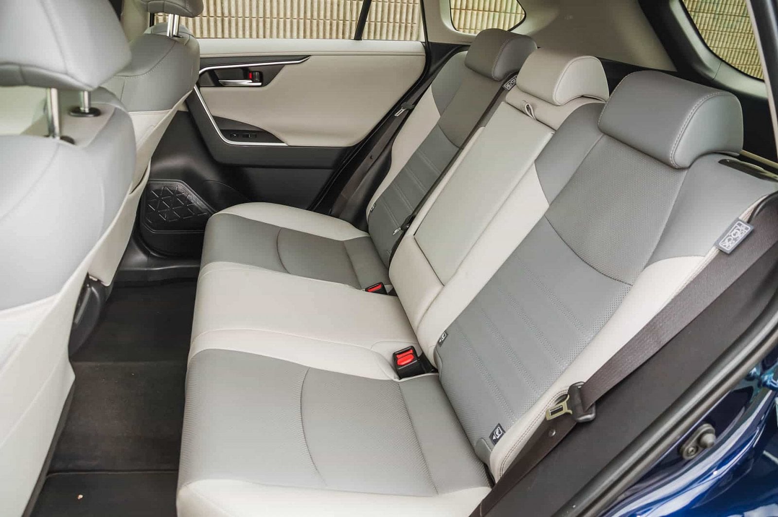 2019-07-Toyota-RAV4-30-of-33.jpg
