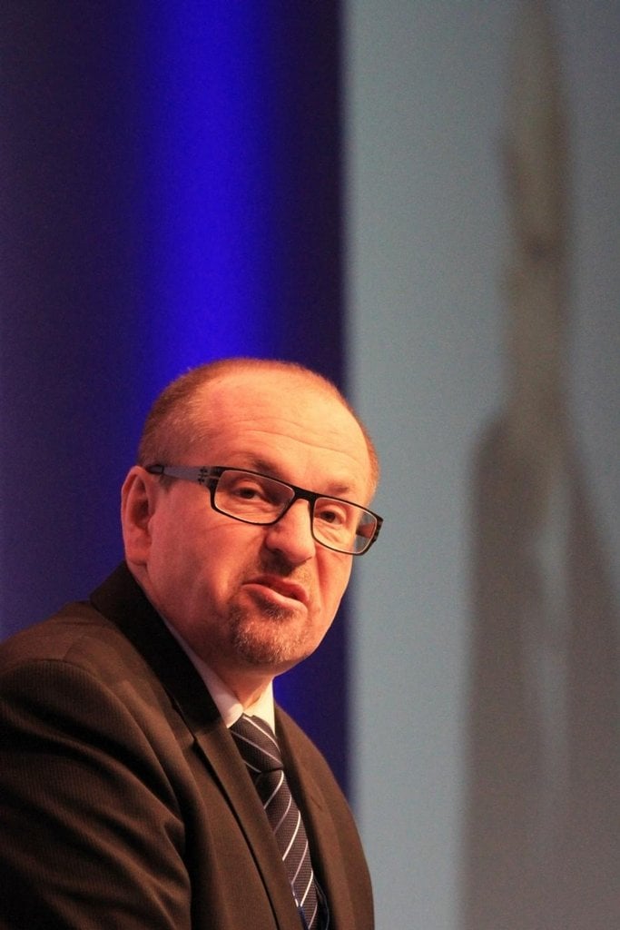 2009-09-ministc599i-odvolanc3ad-z-vlc3a1dy-premic3a9ra-petra-nec